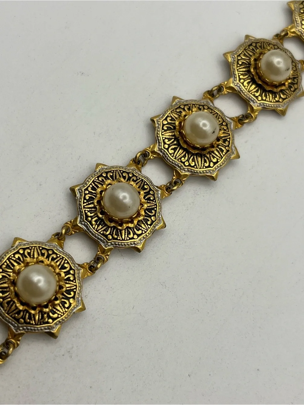 Damascene black enamel gold tone design faux pearl flower star bracelet vintage